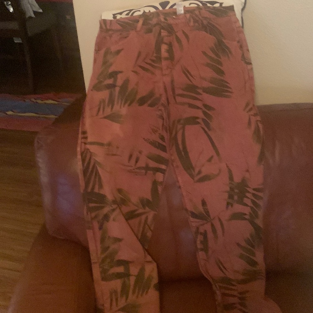Chicos size 2.5 jungle print jeans sooo sexy